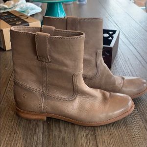 Frye Anna Short Booties size 8